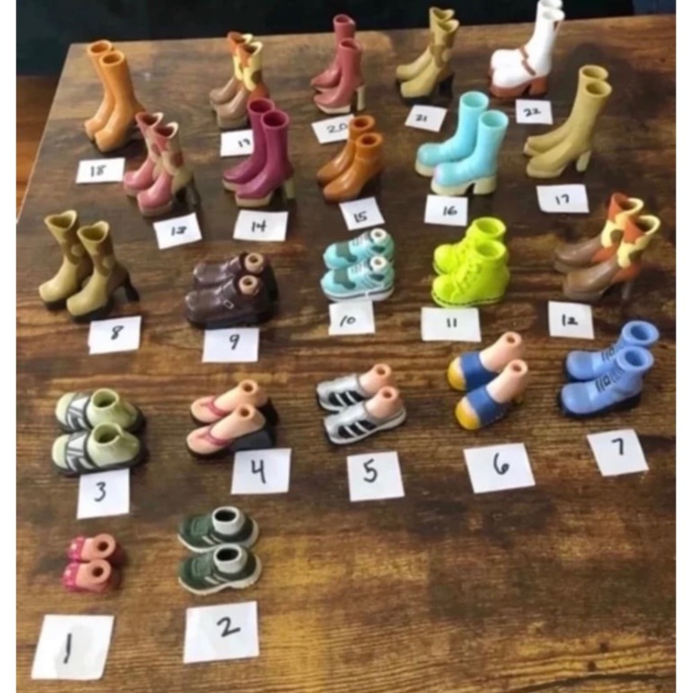22 Pairs of Bratz Dolls Shoes
